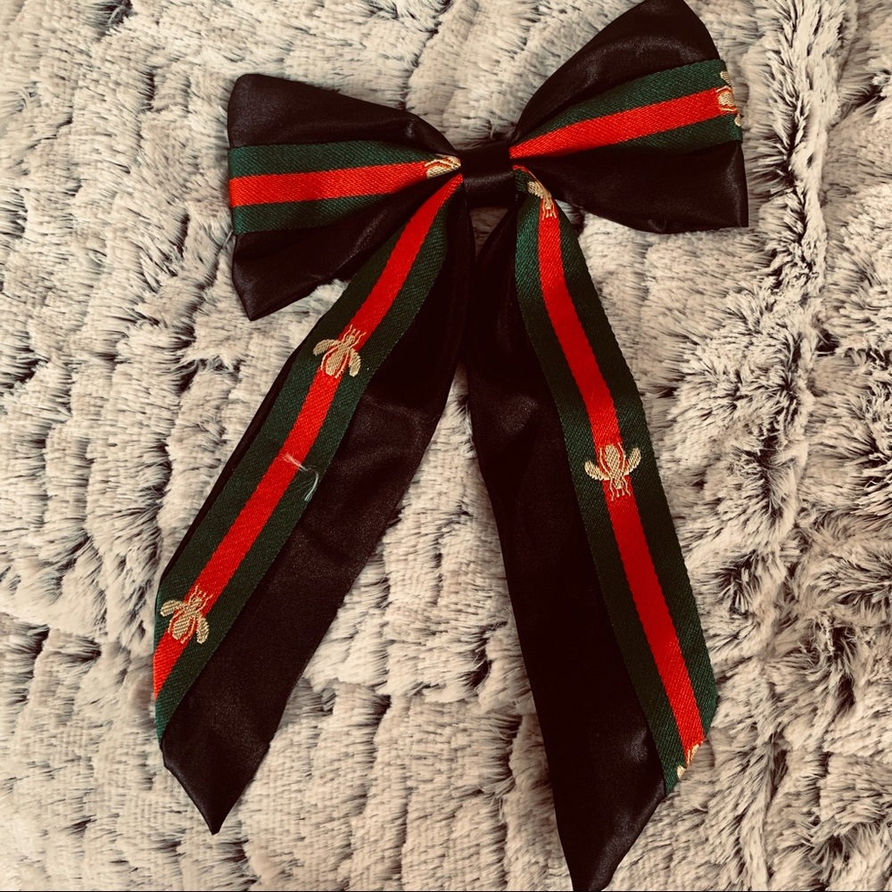 Bee Bow Clip NWT